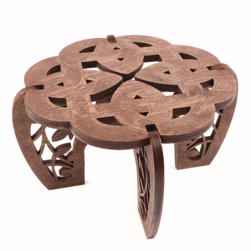 The Solomon’s Knot Pot Stand